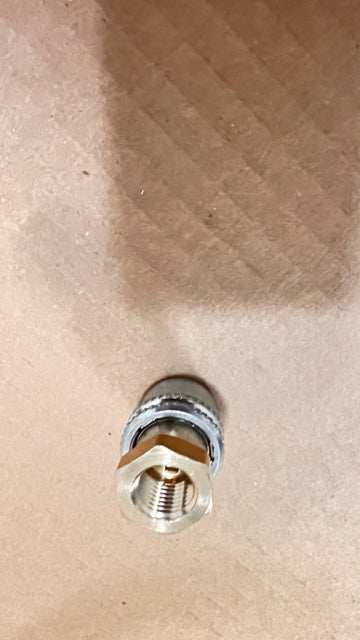 Set of 4 female 1/4 inch NPT connection lock-on air chucks for air valves excluding Apex valves